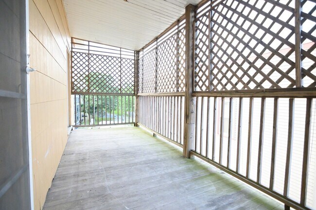 Building Photo - 4 Burton Ave