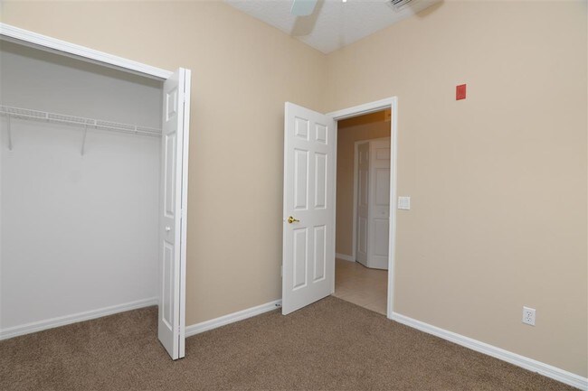 Building Photo - 9435 Myrtle Creek Ln