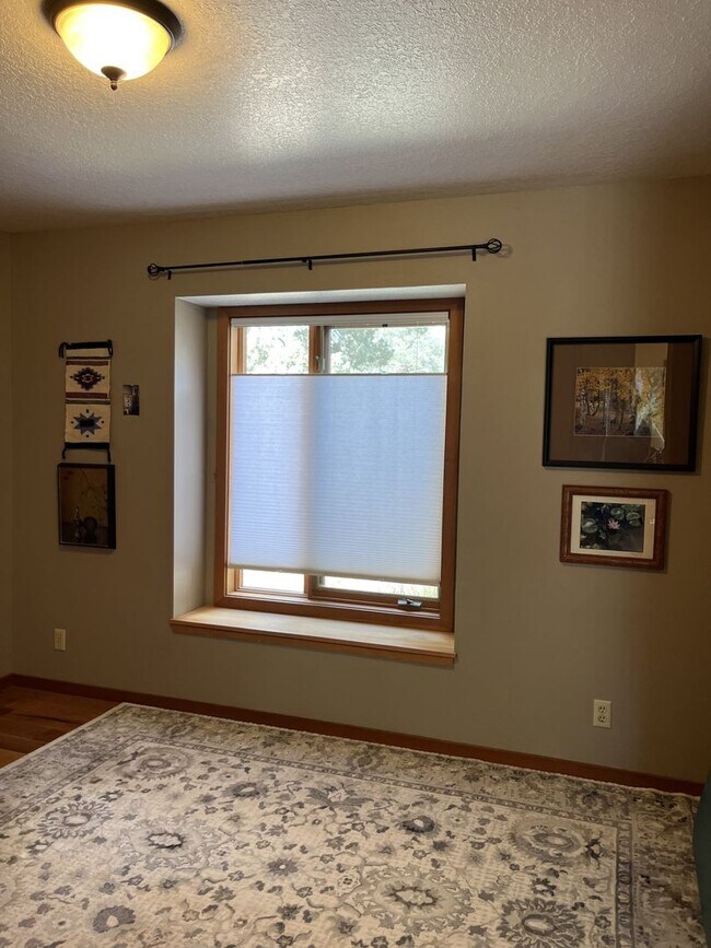 Building Photo - SEASONAL FURNISHED SHORT TERM RENTAL Offer...