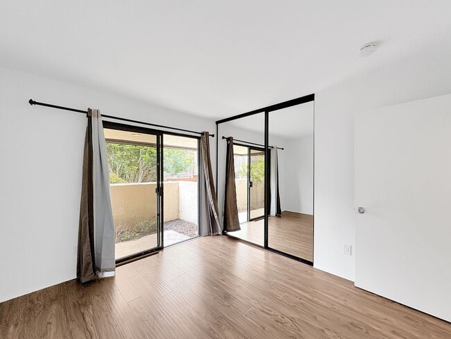 Building Photo - Incredible 2BD/2.5BA w/Ocean Views and Acr...