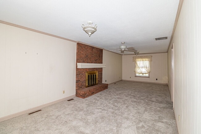 Building Photo - SPACIOUS Brick Home in Goldsboro (Wayne Memorial Drive area)