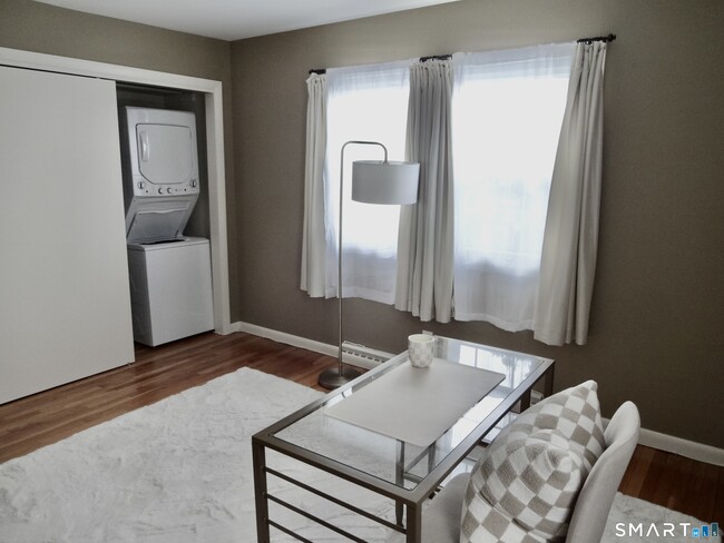 Building Photo - 245 Unquowa Rd