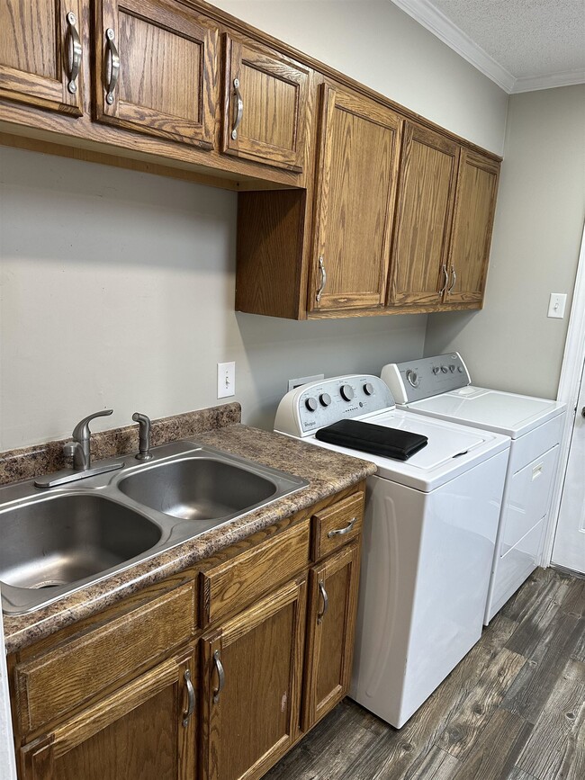 Building Photo - 4925 Easley St