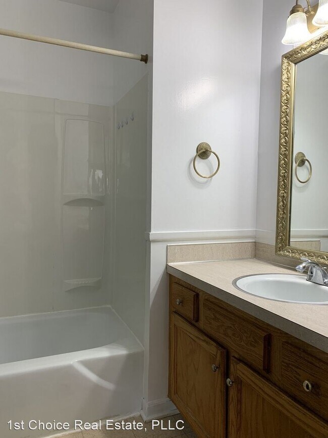 Building Photo - 3 br, 1 bath House - 5523 W. Michigan Ave.