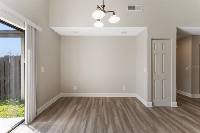 Building Photo - 5201 Bellefield Dr