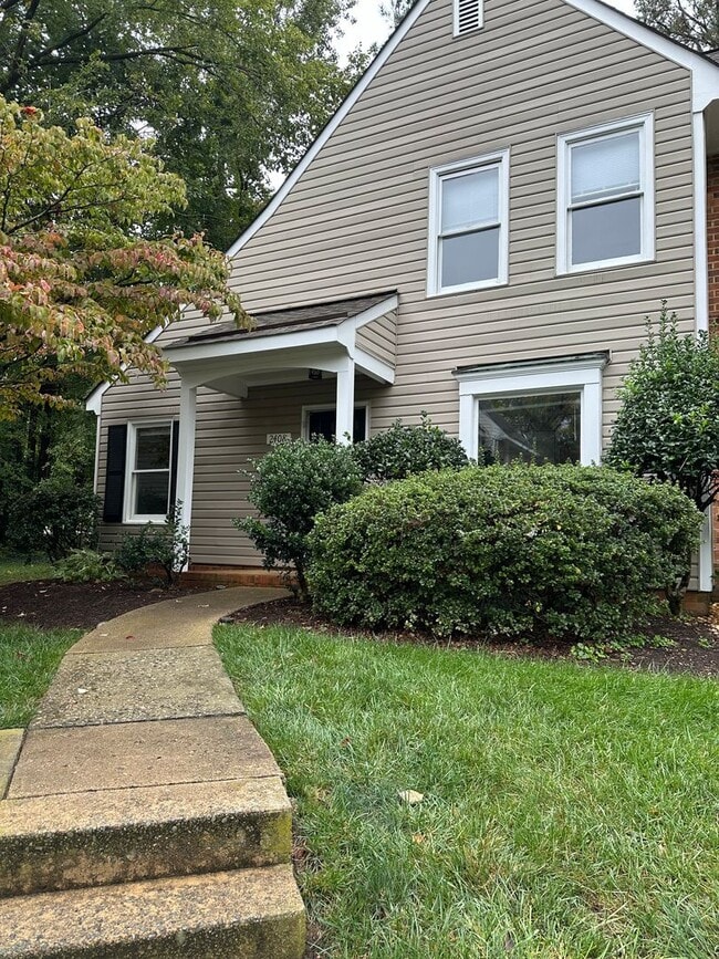 Primary Photo - SIGN A LEASE BY 7/18 & GET $100 OFF RENTAL...