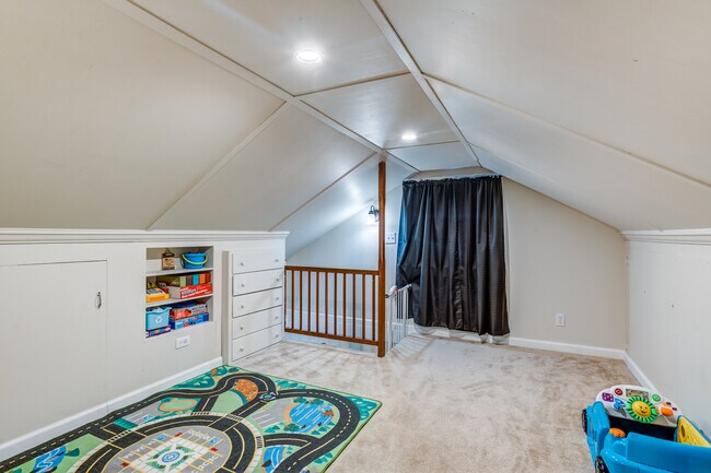 Building Photo - 2825 Burgess Ave