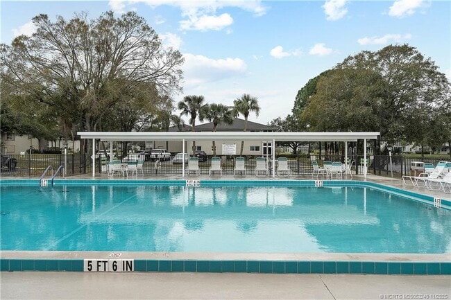 Building Photo - 9 Lake Vista Trail