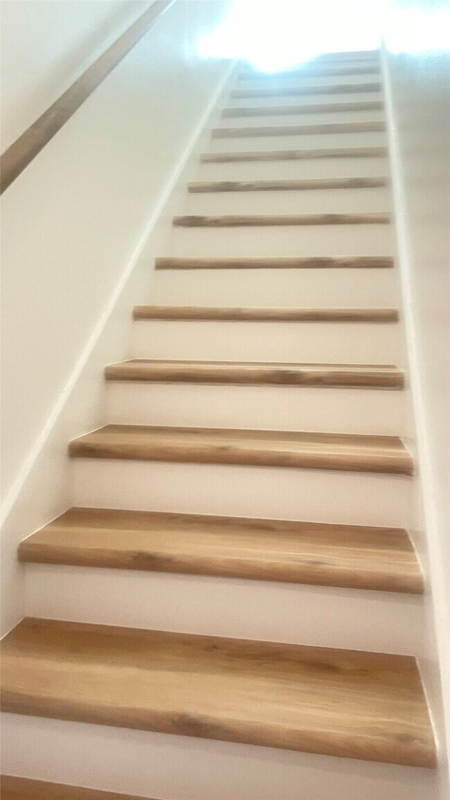 Building Photo - 701 Rosedale St