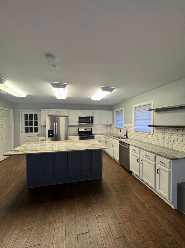 Building Photo - Rental Property