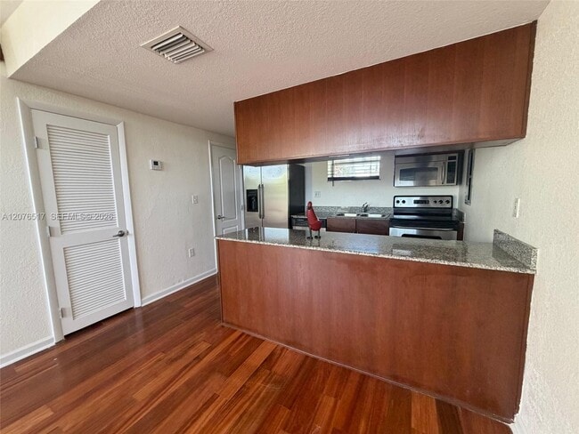 Building Photo - 8950 SW 69th Ct