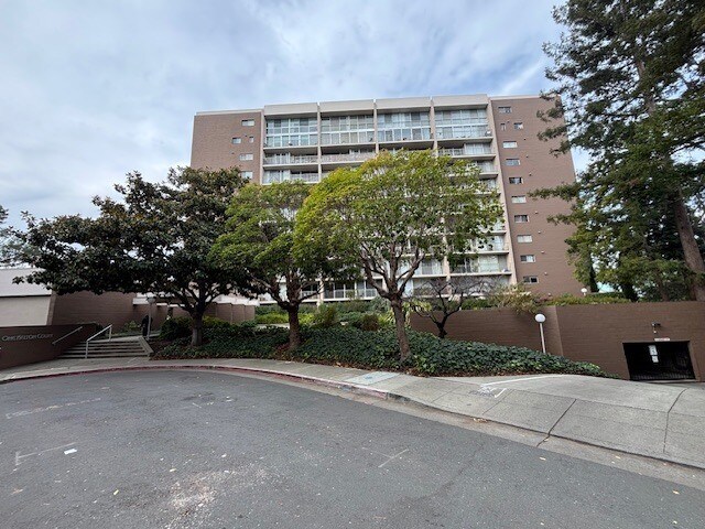 Building Photo - 1 Kelton Ct