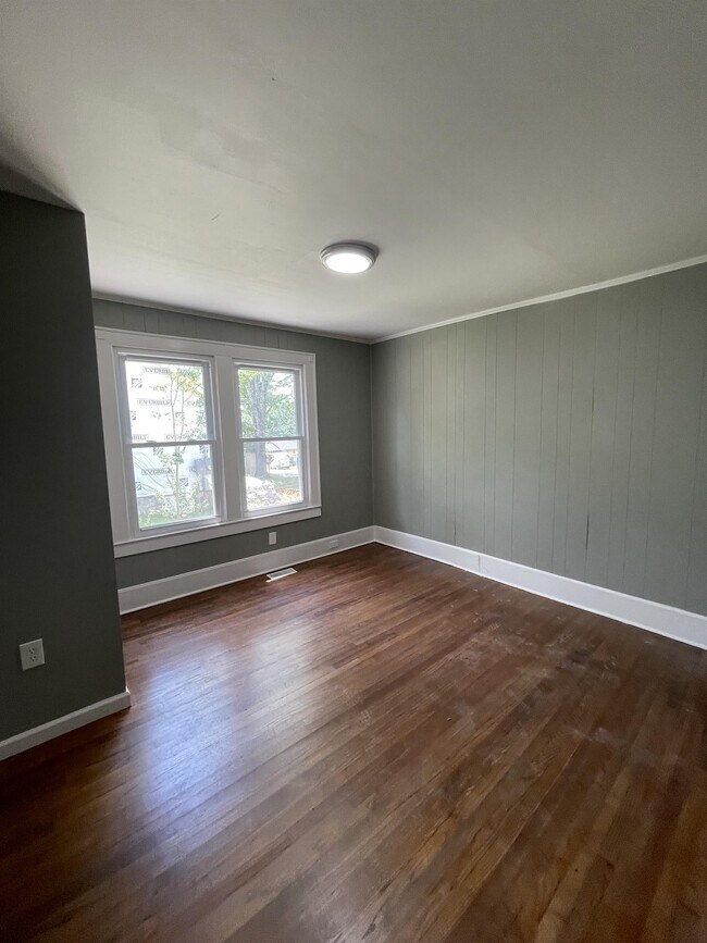 Building Photo - 1204 Wheeler Ave