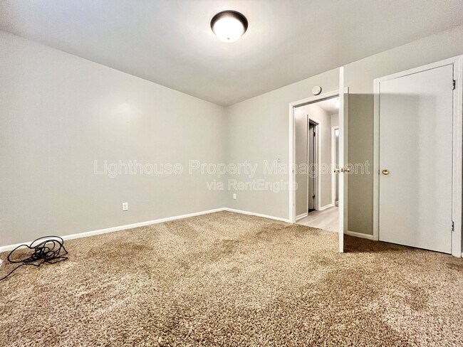 Building Photo - 1745 Dawes Ct SE