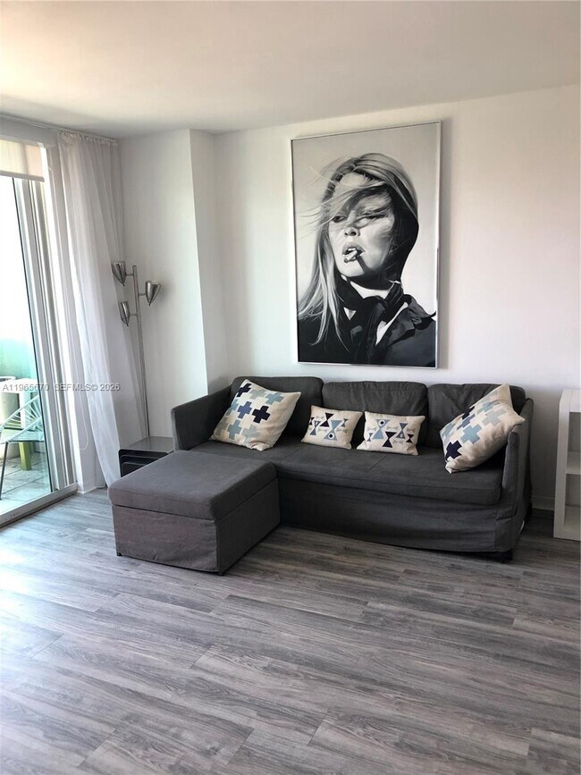 Building Photo - 90 Alton Rd