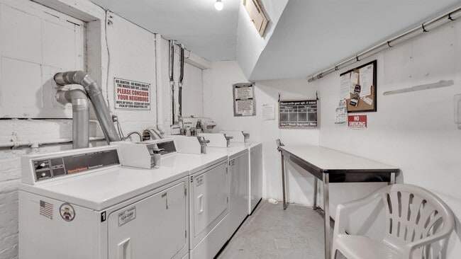 Building Photo - 787 Summit Ave