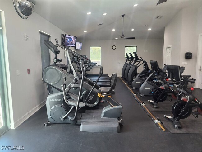 Building Photo - 3545 Laurel Greens Ln N