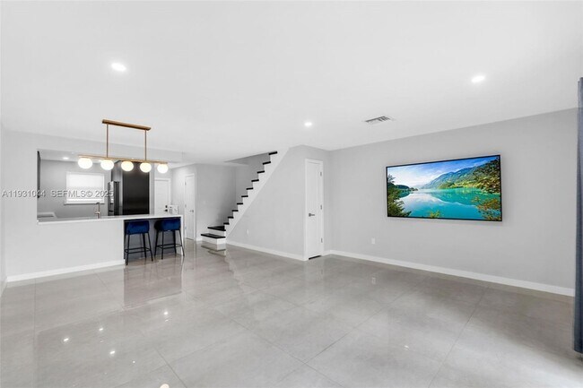 Building Photo - 8443 SW 137th Ave