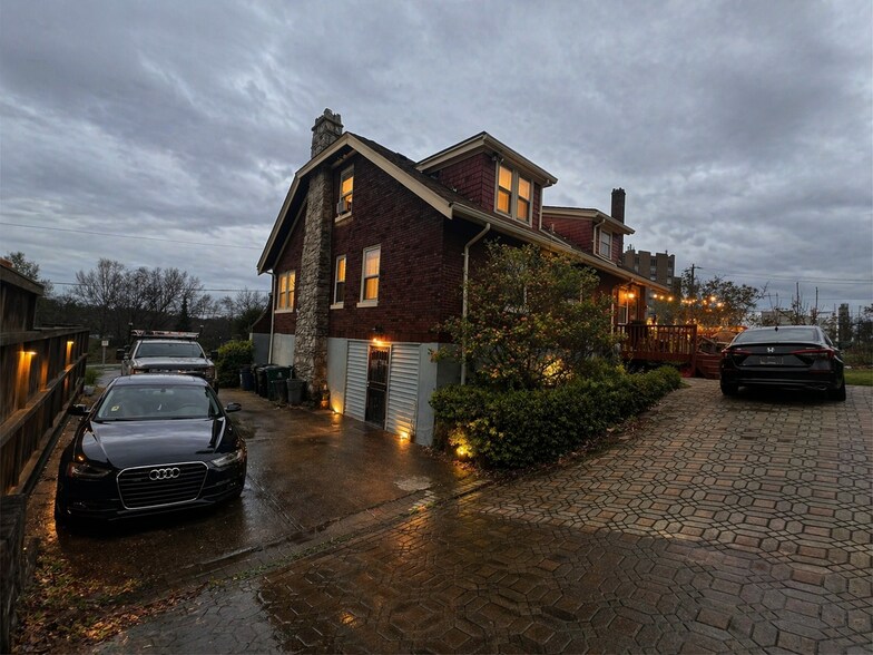 Building Photo - 1429 Dana Ave