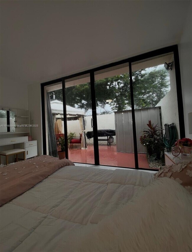 Building Photo - 13198 SW 10th Terrace