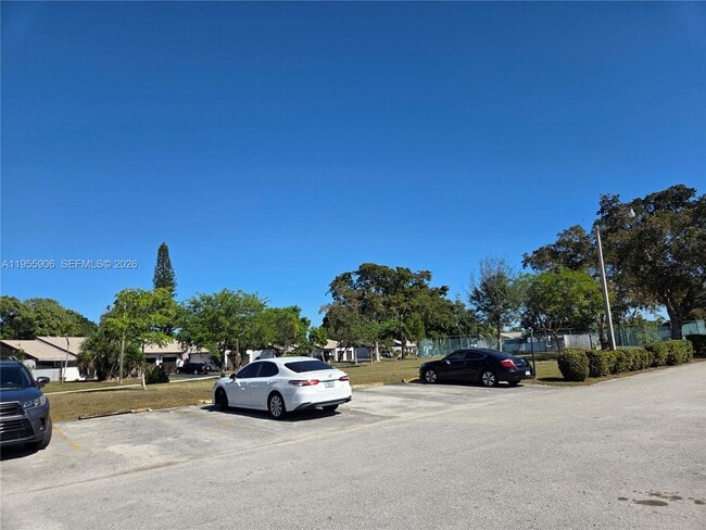 Building Photo - 9352 Wedgewood Ln