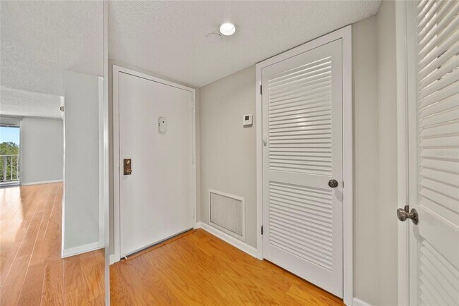 Building Photo - 2611 Bayshore Blvd