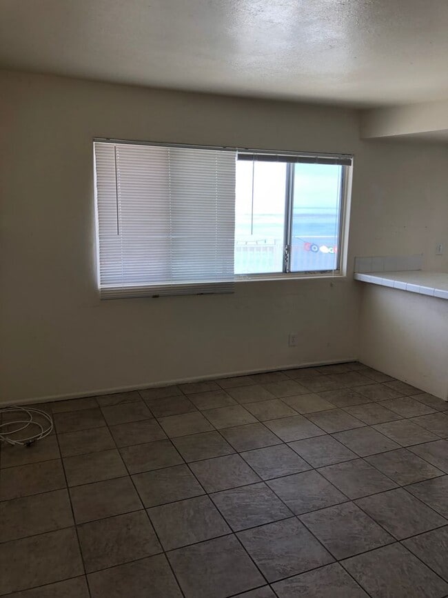 Building Photo - 6681 Del Playa Dr