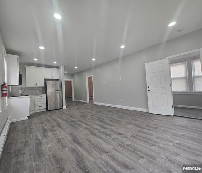 Building Photo - 36 Garfield Pl