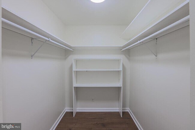 Building Photo - 6331 Red Cedar Pl