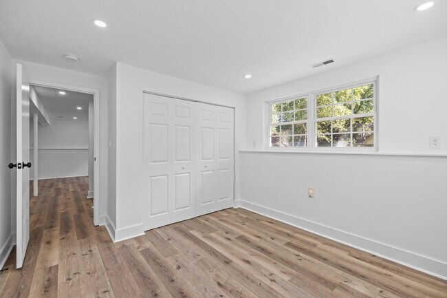 Building Photo - 7120 Clear Crossing Ln