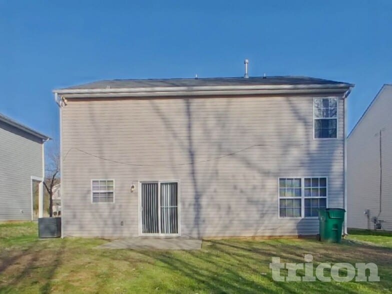 Building Photo - 2216 Gooseberry Rd