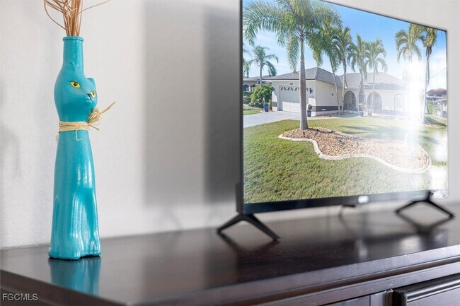 Building Photo - 4516 SW 21st Pl