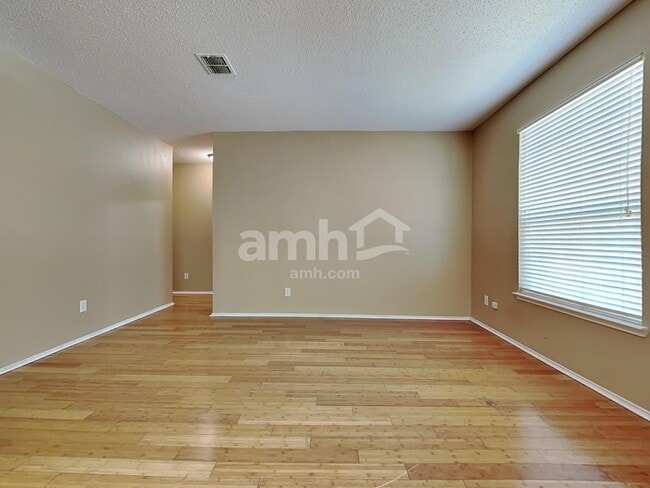 Building Photo - 2821 Bentridge Dr