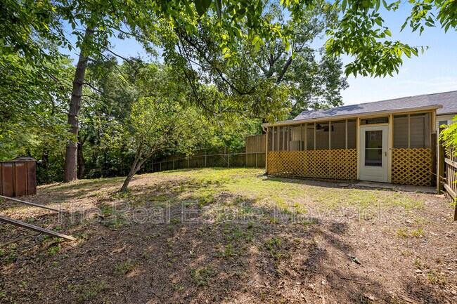 Building Photo - 1030 Greens Lake Rd