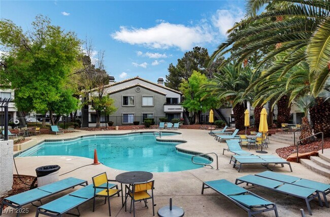 Building Photo - 5216 Mandalay Springs Dr