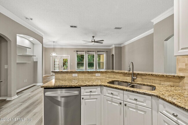 Building Photo - 1892 Vista Lakes Dr