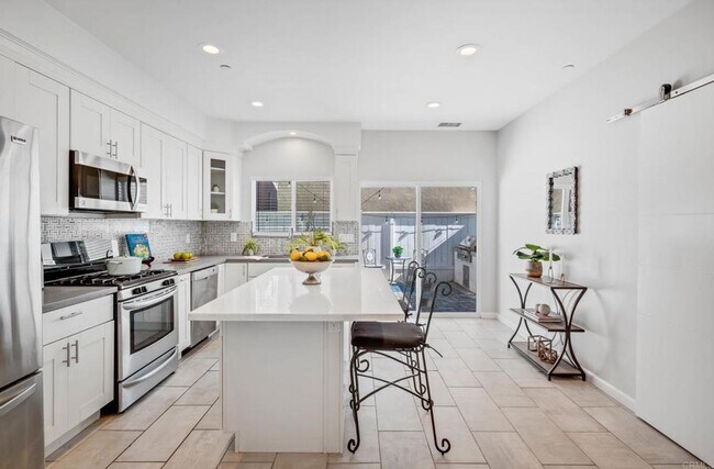 Building Photo - ***Gorgeous 5 bedroom, 3 bath Home in Imperial Beach