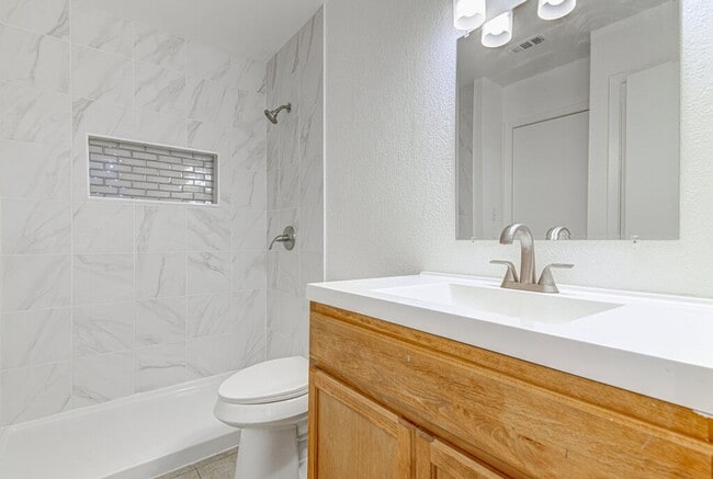 Building Photo - 805 Sirocco Dr