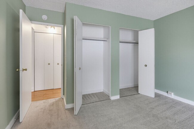 Building Photo - 5911 Tamar Dr