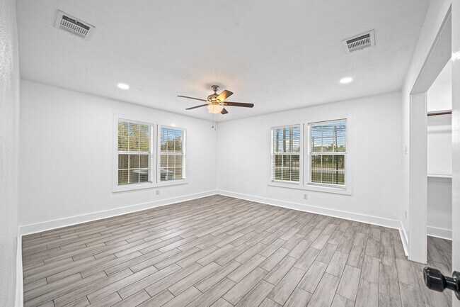 Building Photo - 4611 Idaho St