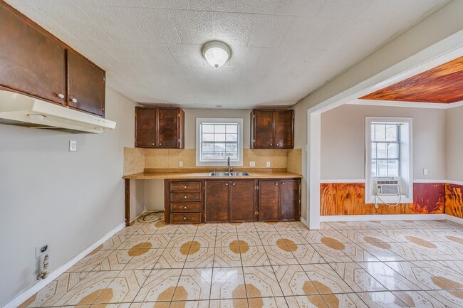 Building Photo - 13034 Emporia St