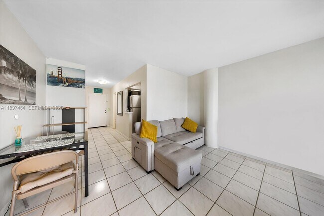 Building Photo - 7904 West Dr