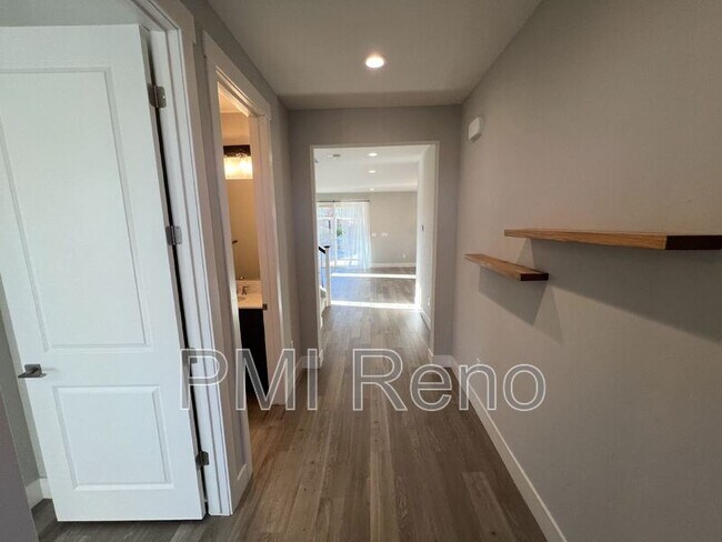 Building Photo - 2176 Selway Dr