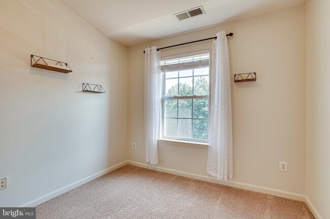 Building Photo - 43103 Forest Edge Square