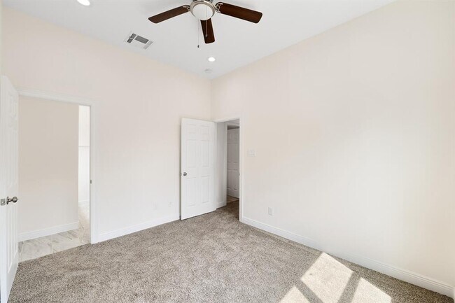 Building Photo - 5105 Malmedy Rd