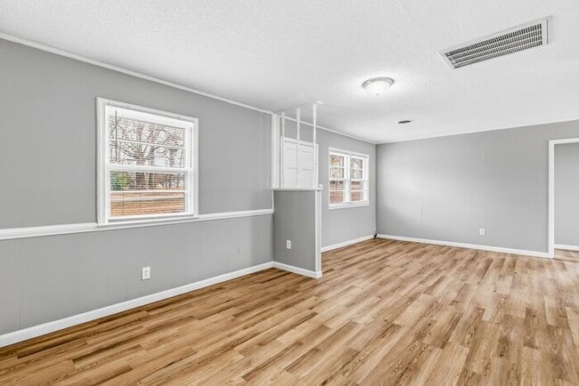 Building Photo - 4652 S Holden Rd