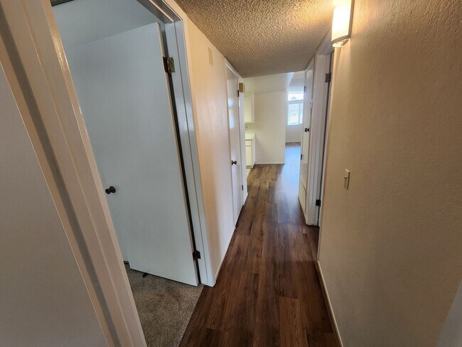 Building Photo - Adorable 2 Bed, 2 Bath Home in a 55+ Commu...