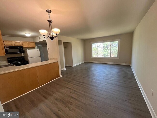 Building Photo - 105 Berry St