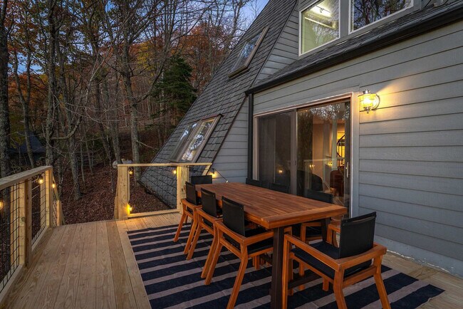 Building Photo - 585 Granny Lewis Ln