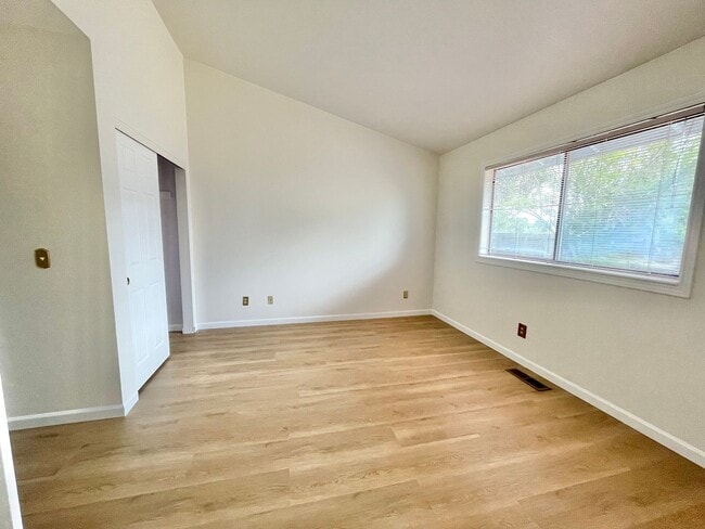 Building Photo - Welcome to this charming single-story home...